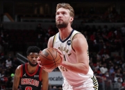 英雄联盟总决赛2025-篮网逆转天津队，拉文惊艳四座的简单介绍