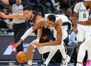 英雄联盟总决赛赛程-尼克斯翻盘马刺，布克扛起全队