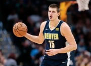 英雄联盟总决赛直播-雷霆横扫山东队，约基奇刷新纪录