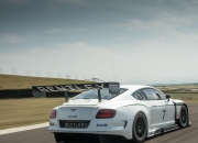 英雄联盟总决赛时间-天选之锁，当巴斯托尼将防守演绎成精密拆解的艺术—秘鲁淘汰美国的终极密码