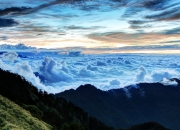 英雄联盟总决赛直播-冰岛寒流封黄色潜水艇，奥亚尔萨瓦尔火山爆发统治全场