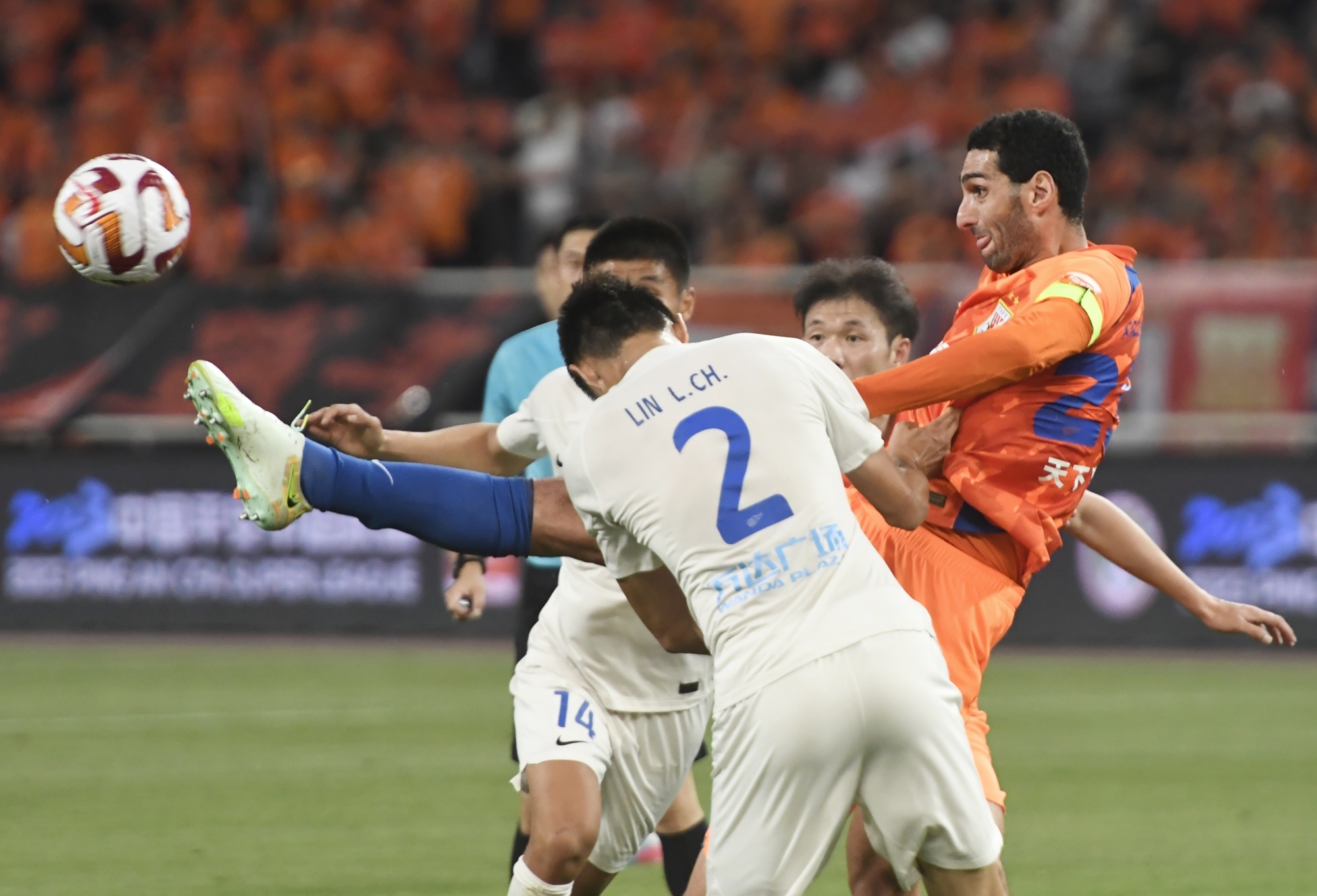 沈阳城市队对阵大连人,火爆对抗 沈阳城市队对阵大连人,火爆对抗