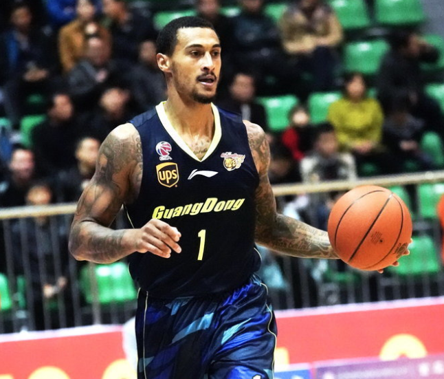 法国队轻取韩国队，黄鸭组合点燃赛场