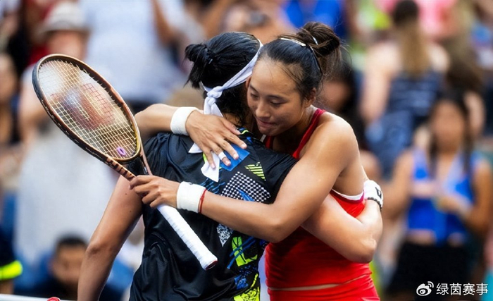 波兰女足逆袭晋级，取得胜利