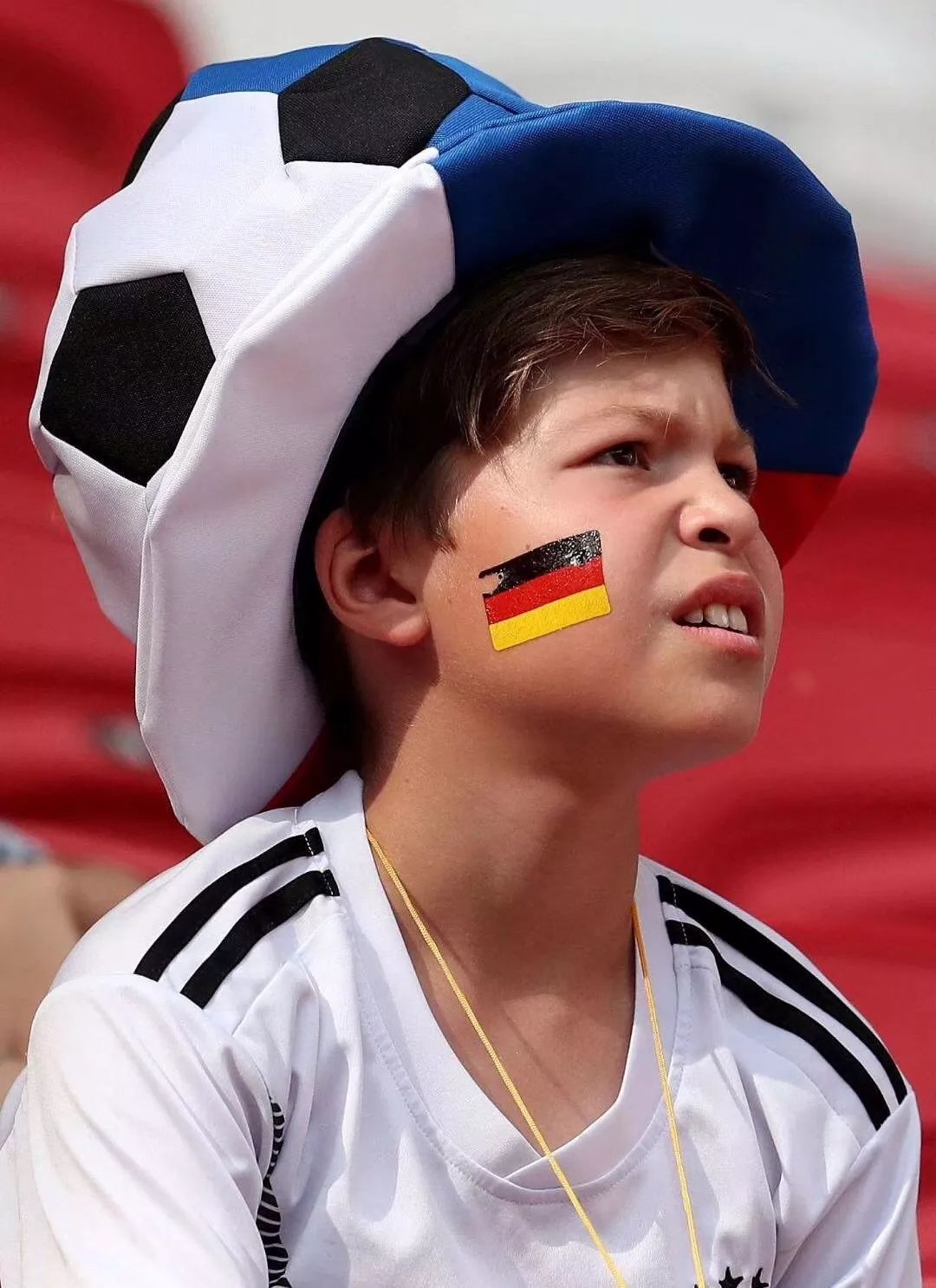 泰国队险胜德国队，黄鸭组合高光表现