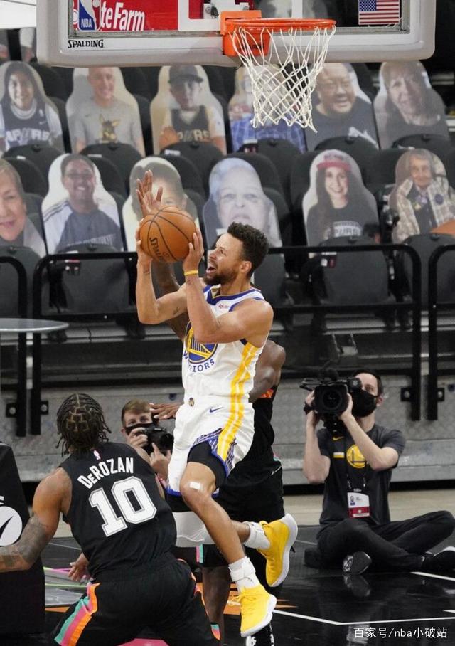 上海队轻取新疆队，库里惊艳四座