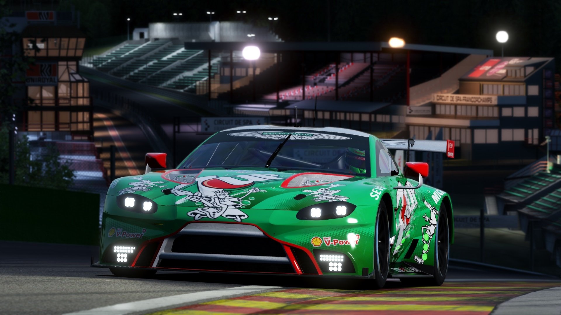 荣耀之路,极速与对抗的双重奏