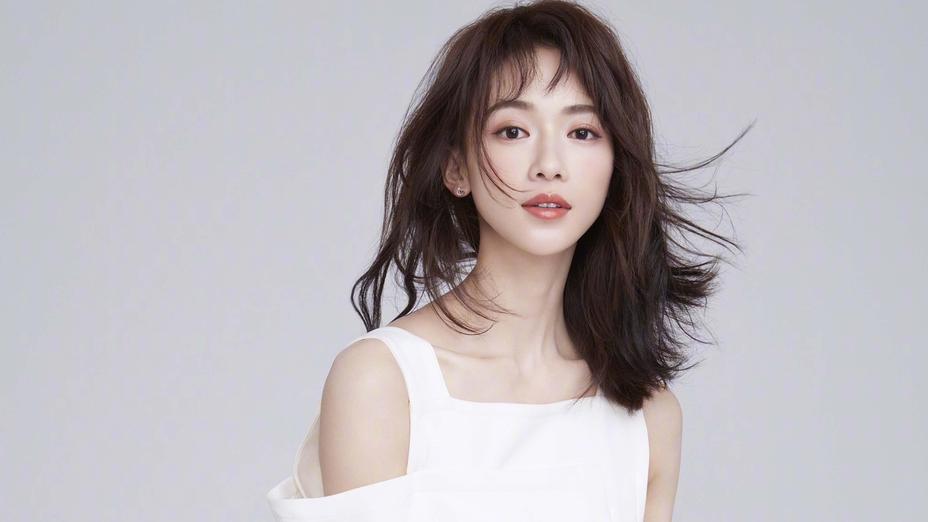 刹车区前的临门一脚，阿劳霍用方向盘改写F1历史