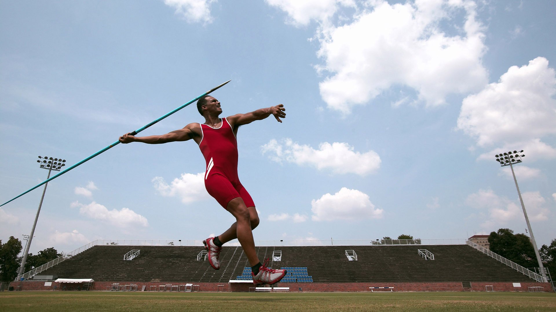 火箭冲垮马刺,德甲争冠战如何演绎一场战术革命