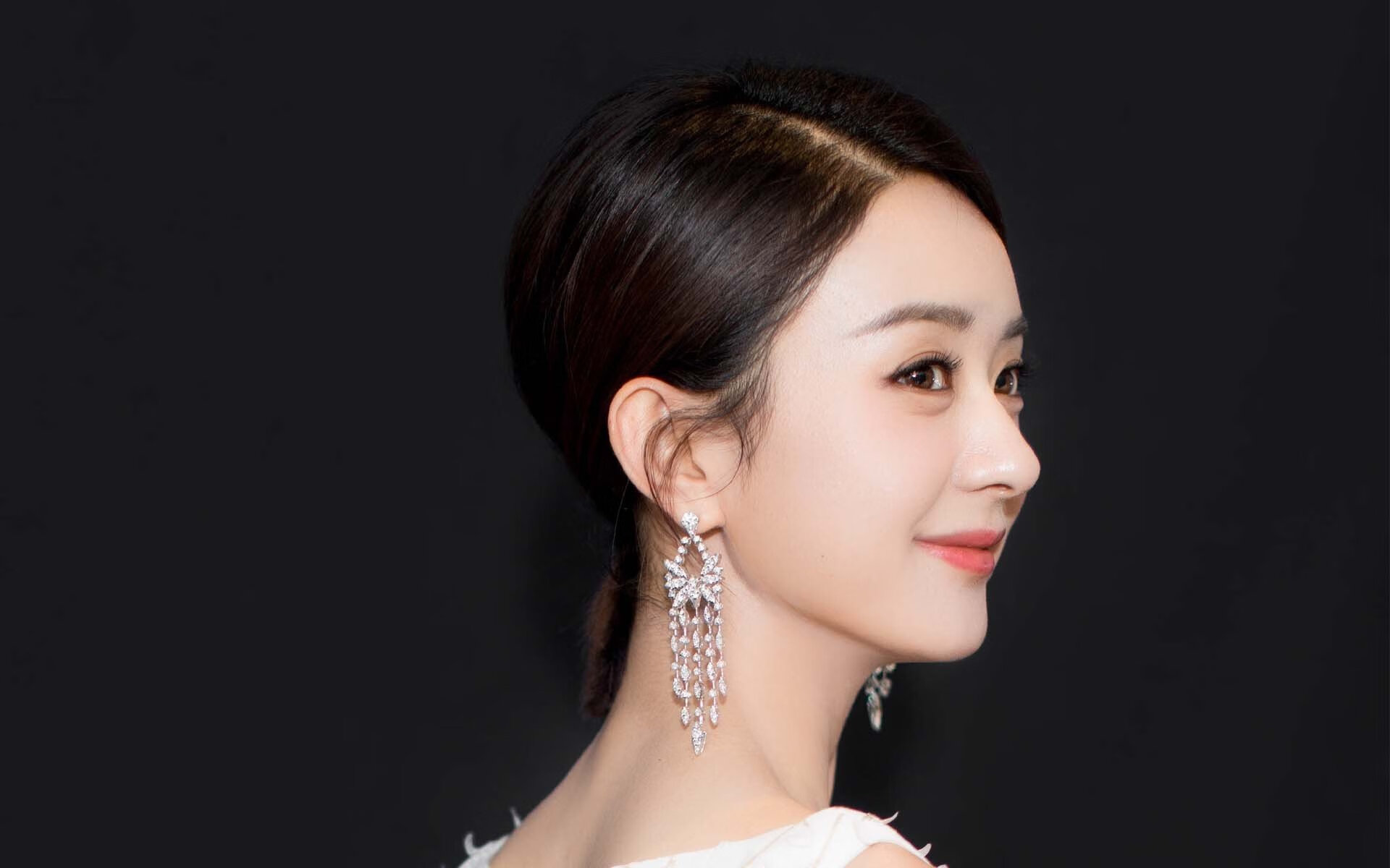 暗夜闪电，多特蒙德踏平英格兰，三笘薰如何成为关键破壁人