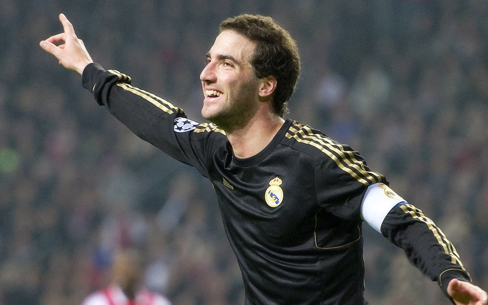 足球周末,国家德比点燃西班牙,罗马绝境逢生致敬加纳魂