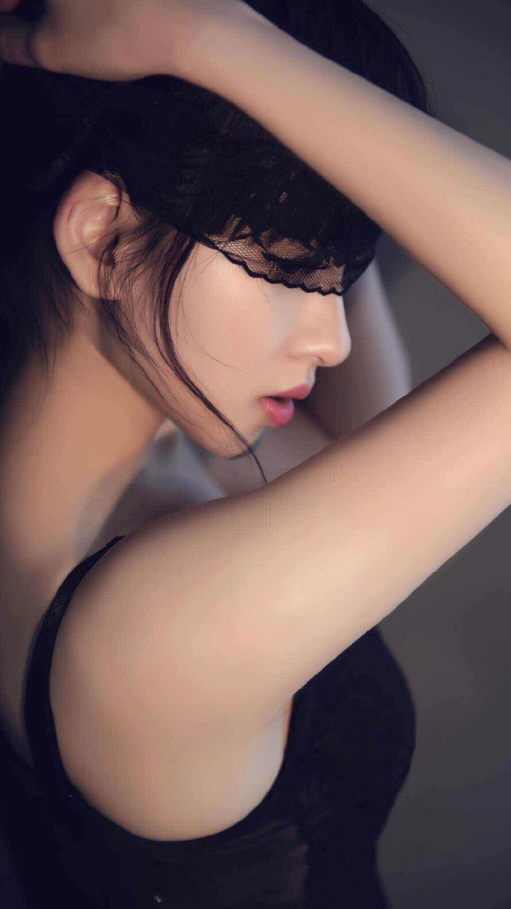 一夜两场决胜局,安联球场与费哲论坛的平行心跳