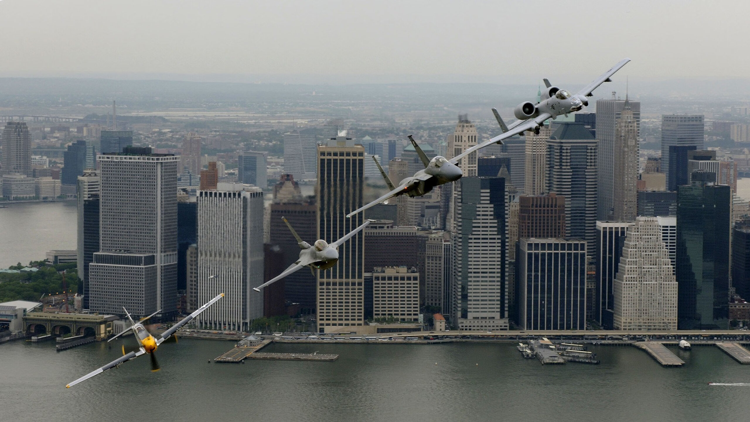 铁幕终被双杀撕裂!赖斯导演逆转,红牛踩碎勒沃库森金身