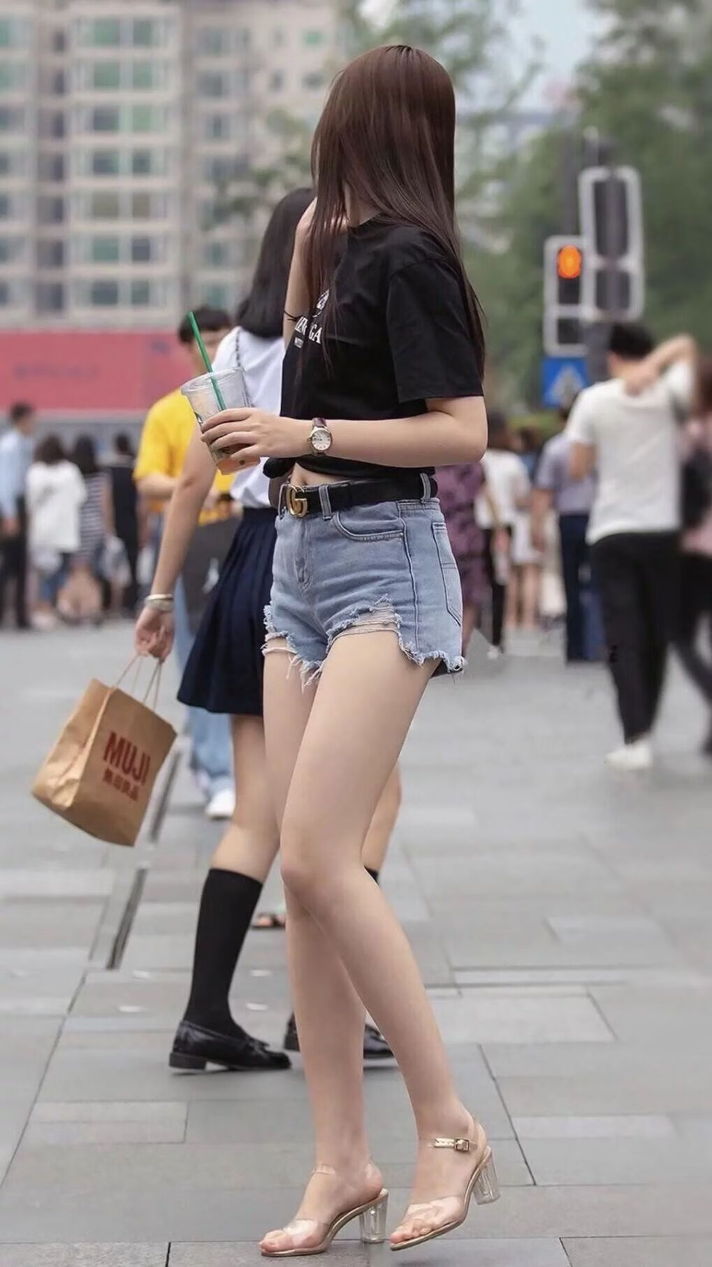 莱奥的觉醒，当非洲雄鹰撕碎三狮军团的优雅，尼日利亚如何用一场不完美的胜利改写剧本